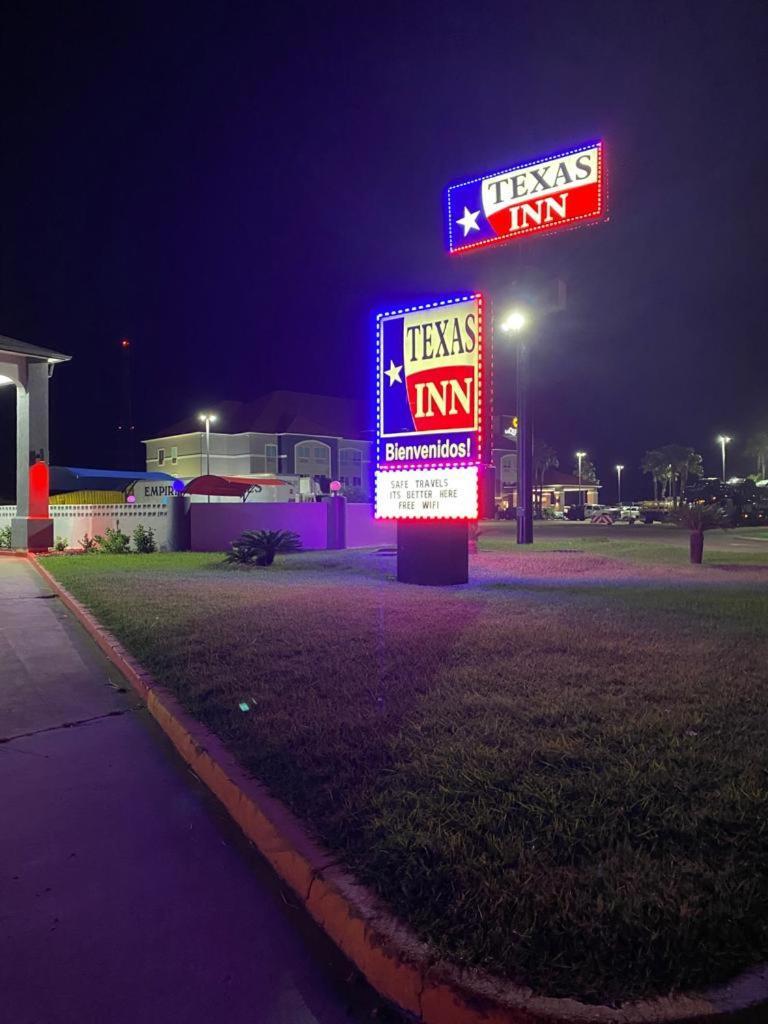 Texas Inn And Suites Raymondville Exterior photo