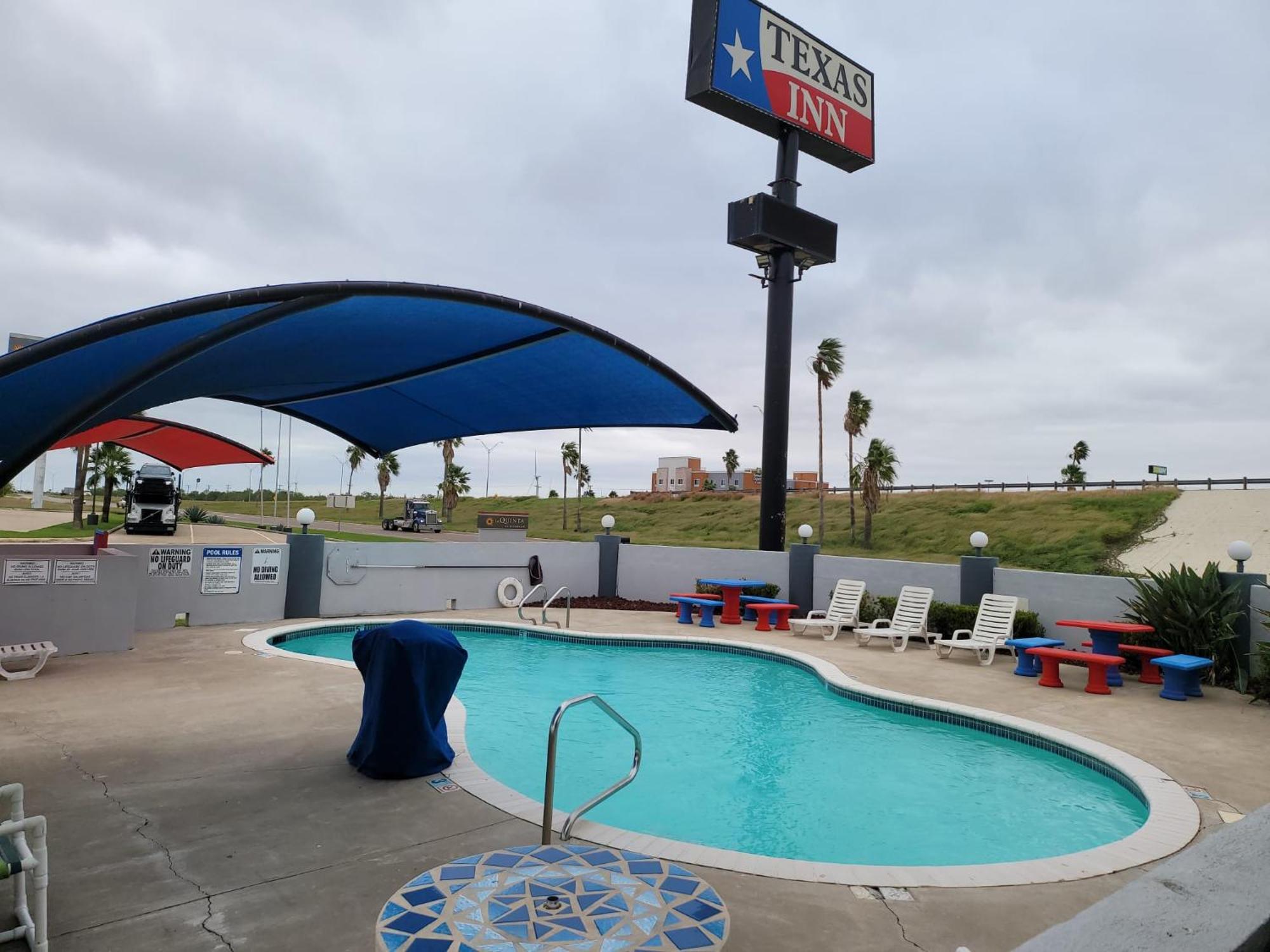 Texas Inn And Suites Raymondville Exterior photo