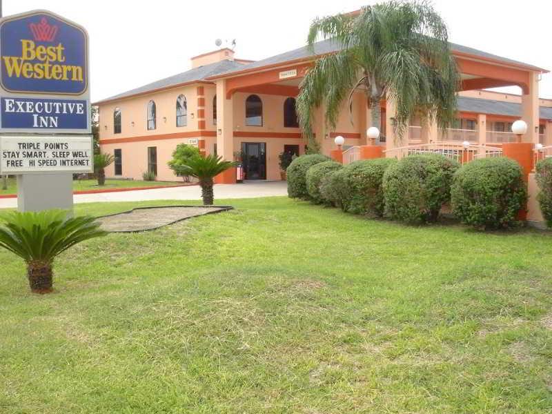 Texas Inn And Suites Raymondville Exterior photo